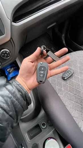 Kalit Yasash Toshkent. +998931637979 on Instagram: "✅ Cobalt kaliti muvaffaqiyatli tayyorlandi! Agar mashinangiz kaliti yo‘qolgan bo‘lsa yoki zaxira kerak bo‘lsa — biz yordam beramiz 🔑 🚘 Barcha turdagi avtomobillar uchun kalit xizmati mavjud. 📍 Toshkent 📞 +998 93 163 79 79"