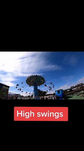 New footage #funfairlife #funfairuk #uklife #funfairsuk #funfairs #funfairrides #fairs #ukfairs #ukfair #ukride #funfair #fairlife #fast #fairs