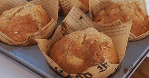 How To Make Bakery-Style Apple Cinnamon Muffins