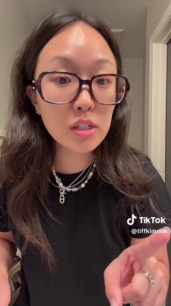 Ive been getting a lot of questions on how to clean permanent retainers… it’s very annoying, but it is so important to clean this area out well!!!hope this helps! #dentalhygienist #fyp #flossing #tipsandtricks #permanent #retainer #oralhygiene #oralhealth #tutorial #stepbystep