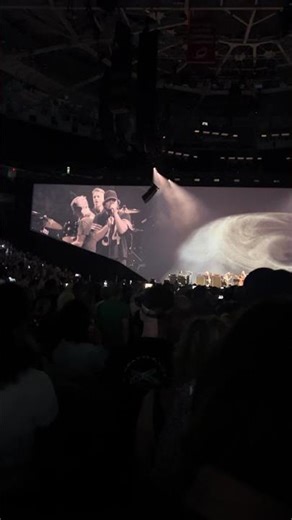 Pearl Jam “Black” clip from May 2025 in Raleigh, NC