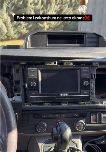 TRANSPORTER T6🚘 Riparimi i ekranit pasi qe nuk ndizte✅ MapCodingPrishtina ☎️ 383 49 66 25 40 —————————————————————————————- #bmw #coding #vw #audi #mercedes