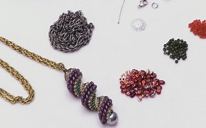 How to Do Cellini Spiral Stitch Using Two Hole Beads