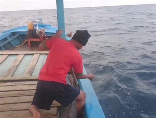 Super big red snapper strike, deep sea fishing #fishing | Zami Akbar