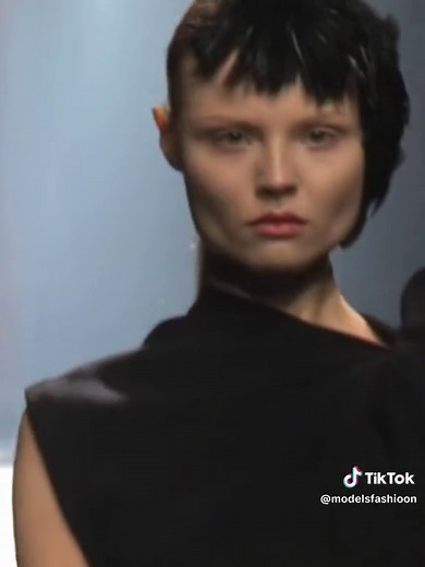 Magdalena Frackowiak's Stunning Lanvin Catwalk Show