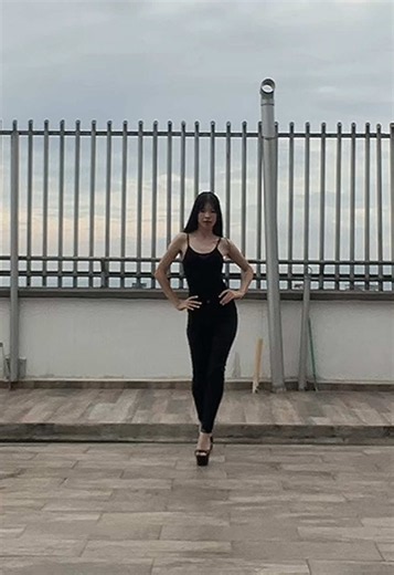 Pasarela mientras terminaban la sesión de Foticos #modeling #model #bga #colombia🇨🇴