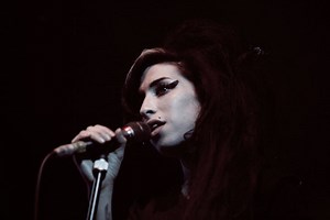 Why Amy Winehouse likened playing guitar to “having a dick”