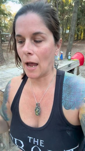 Addressing the most popular comments on yesterday’s post about how I ditched corid completely, and threw it in the trash due in effectiveness, and switched over to toltrazuril (endocox) as a treatment for coccidia. I will tell you in this video where you can get endocox as well 🫶🏻😘 #coccidia #raisingchicks #chickenmom #endocox | Mojo Homestead FL Official