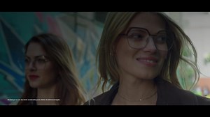 Transitions, lentes fotossensíveis que se adaptam às diferentes condições de luminosidade ao escurecer em ambientes externos. Proteja sua visão dos raios UV e da luz azul nociva com as lentes inteligentes Transitions! | Transitions Lenses