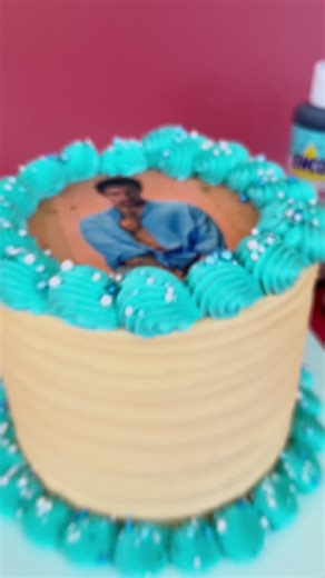 If you’re asking who ENCO is rooting for this Super Bowl… yeah, this is the answer 🐰🏈🔥 This Bad Bunny inspired cake by @the.pimentels.taste says it all! Decorated with ENCO Food Coloring Gels for rich, intense color and clean details that hit just as hard as the playlist. Icon energy? Always. 👉 Shop ENCO Food Coloring Gels on Amazon and decorate like you already won 🎂✨ #encocolors #superbowl #patriots #seahawks #badbunny