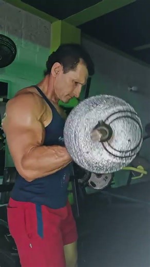 los mejores ejercicios para el bícep.. #entrenamiento #biceps #gym #gymmotivation #fitness