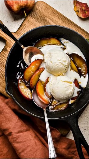 Apple Flambé is a quick, show-stopping dessert that turns simple ingredients into something extraordinary in minutes! It’s warm, buttery, and caramelized with just enough drama from the flames to seriously impress. Comment Recipe or visit https://uncomplicatedchef.com/apple-flambe/ #apples #flambe #dessert #fall #recipes #reeloftheday #postoftheday | uncomplicatedchef