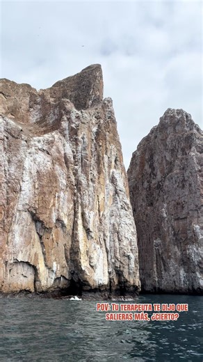 “El lugar más impresionante de San Cristóbal” 🌍 Si visitas San Cristóbal hay un lugar que no puedes perderte. Kicker Rock. Un monumento natural creado por volcanes hace millones de años. Hoy es uno de los paisajes más icónicos de Galápagos. #kickerrock #sancristobalgalapagos #galapagosislands #travelecuador #leondormido