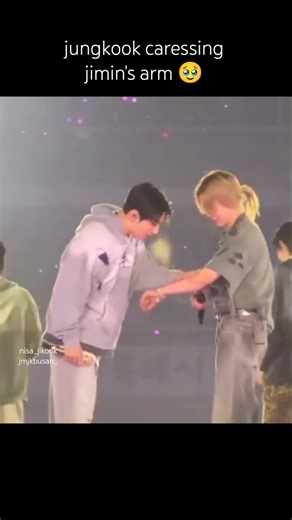 jungkook caressing jimin's arm 🥹 #jikook #kookmin #jungkook #jimin #jikookmoments #goyang #jkjm #jm