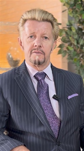 Hippocrates co-director Brian Clement shares a simple trick to flood your body with an abundance of enzymes, vitamins, and minerals! 🥒🌱 Drinking delicious juices made from raw sprouts and green vegetables is a quick and efficient way to intake essential nutrients from organic, enzyme-rich plant foods. Comment 'JUICE' to get our world-famous Hippocrates Green Juice recipe sent straight to your inbox! 🥤 #HippocratesWellness #GreenJuice #RawSprouts #NutrientRich #Vitamins #Minerals #Enzyme #Juic