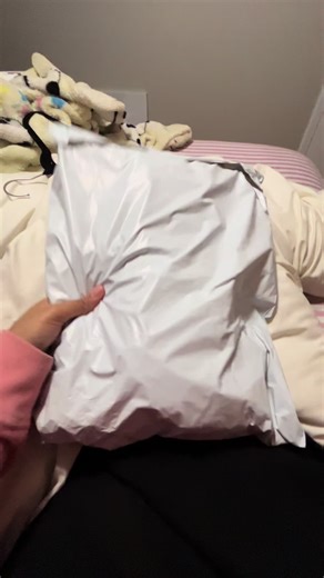 Sorry if my words are articulated weird but this is my take on what I’ve got. This is just my personal experience with what I received. @Mariposa Rosa🍦🍓🍫 #gyaru #gyarufashion #fashionreview #cinnagal #mariposarosa