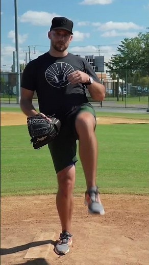 Leg Kick Do's and Don'ts in Pitching Mechanics