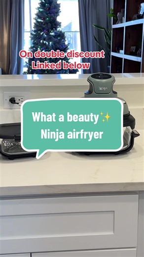 Still using multiple appliances just to make one meal? This all-in-one cooker simplifies everything — cook, crisp, serve, and store. This portable 4-in-1 glass cooking system is designed for busy households that want fast, consistent results without cluttering the kitchen. The clear glass bowl lets you watch food cook as it crisps evenly, while the compact design makes it easy to move from counter to table. Perfect for weeknight meals, leftovers, or quick family dinners. Product Highlights: • 4-