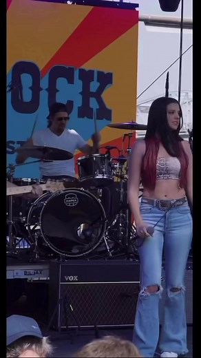 Lanie Gardner (live) | Bearijuana Newss