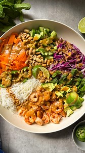 Spring Roll Salad 🍤🌈 the OG’s will remember this one! This is hands down one of my FAV salad recipes - EVER! ✨WANT THE RECIPE? Comment ‘recipe’ and I will send it straight to your messages! @kikkomanusa soy sauce @kraftpeanutbutter_ca peanut butter @sriracha_ca hot sauce 👩🏻‍🍳 Never miss a recipe! Sign up and join Sammy’s Cook Club and be the first to know about all things cooking, from exclusive recipes, to insider tips! All on the blog, linked in my bi0! #springrolls #springrollsalad #shri