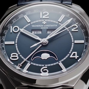 🌙 Blue Moon. Discover the Fiftysix Complete Calendar and its new petrol blue dial. | Vacheron Constantin