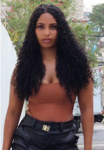 Dança de Mini Short: Tendências do TikTok