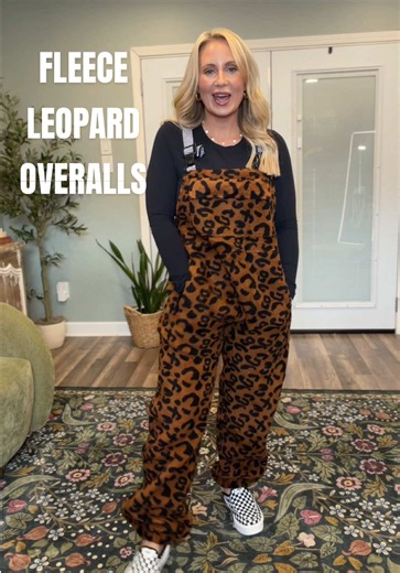 @Molitree #biboveralls #fleeceoveralls #overalls #winterfit #leopardprint