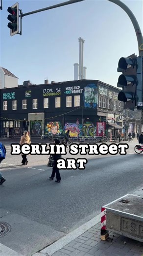 Do you recognize some of the graffiti? Some art from very well-known graffiti artists 🎭 in Berlin are also hiding in here. 🎨 Is it an urban treasure or pure damage to property? What do you think? —🖤 Erkennt ihr das ein oder andere Graffiti wieder? Außerdem sind hier ein paar sehr bekannte Graffiti Artists 🎭 aus Berlin versteckt. 🎨 Ist es ein urbaner Schatz oder bloße Sachbeschädigung? Was denkt ihr? #graffiti #berlingraffiti #berlinart #streetart #berlinlife #berlin
