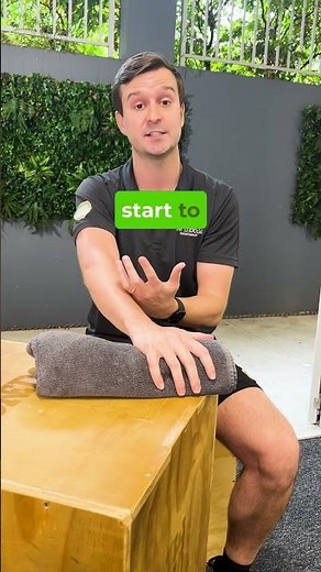 1 simple exercise for Tennis Elbow: the towel squeeze