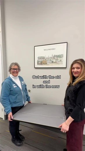 Out with the old and with the new! We now have a new portrait for Wallingford💛 Would you be interested in buying this? Let me know in the comments! Created by @NataliesNarcanInitiative #wallingford #wallingfordct #downtown