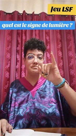 Coucou voilà un nouveau petit jeu , quel est le signe de lumière ? Passe une bonne journée bisous 🥰 | Ohpassion Lsf