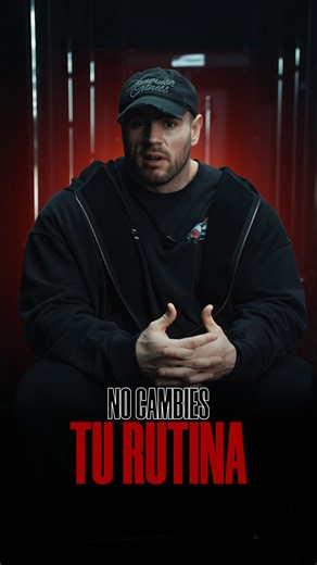 MÉTODO BEAST | By: Josema Beast on Instagram: "Te han hecho creer que cambiar de rutina al azar cada semana es progreso, y dejame decirte que no es tu culpa. Pero eso no construye músculo, solo te lía más. El músculo crece cuando repites los mismos ejercicios y cada semana intentas hacerlo un poco mejor. Si cambias todo el rato, tu cuerpo no se adapta y por eso no avanzas. 👉 Comenta PILAR y te envío la clase de 8 minutos."