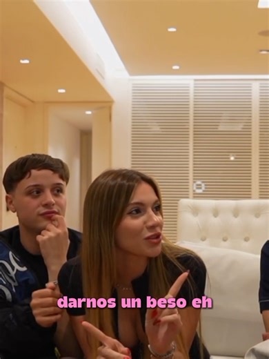 Beso en cámara: La revelación de Moski en el streaming