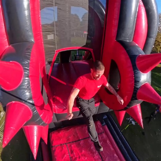 The UK's Biggest Inflatable 5k Fun Run 🥳 Jump, Swing, Slide and Laugh the whole way around the course! 🛝 Not many events left, book your tickets today! ukrunningevents.co.uk or click link in bio 🔗 #Summer #SummerHolidays #FunRun #ObstacleCourse #DayOut #FamilyFun #Activity #Activities #Fundraising #Charity #Charities #TeamWork #TeamBuilding | UK Running Events