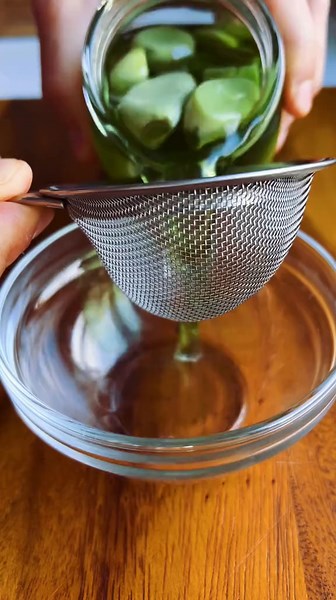 Turquoise Pickled Garlic Recipe You Must Try