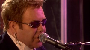 " Are You Ready for Love " es una canción grabada por Elton John en 1977 y lanzada por primera vez en el Reino Unido en 1979 en el EP The Thom Bell Sessions . | Videos Musicales Solo En Hd