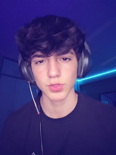 ¿Quién es el muchacho en Sextar IG?
