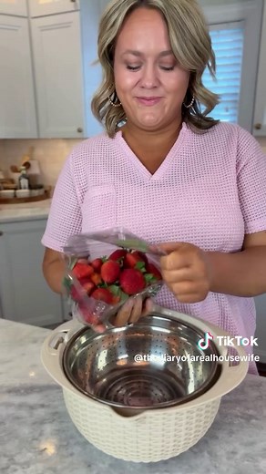Easy Strawberry Banana Cheesecake Salad Recipe