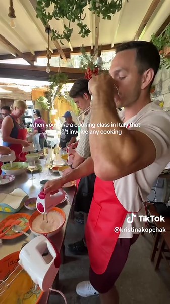 Enjoying a Party at the Cooking Class in Positano