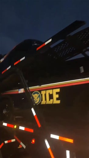 Manos Unidas STL on Instagram: "‼️ALERTA PARA LA COMUNIDAD ‼️ 1/15/2026- St. Louis, Missouri Se reportó que hace aproximadamente una hora se vio otro tráiler transportando vehículos de ICE saliendo de St. Peter’s con dirección a Maryland Heights por la I-70 Este. También hemos recibido varios reportes sobre la posibilidad de operativos mañana 1/16/2026. Si puedes evitar salir innecesariamente, por favor hazlo. Si observas cualquier actividad inusual, repórtala con nosotros o llama a la línea de 