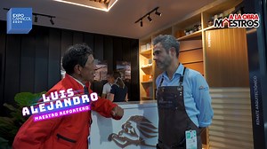  Luis Alejandro Melo llega al stand de Kingspan en ExpoCamacol 2024...