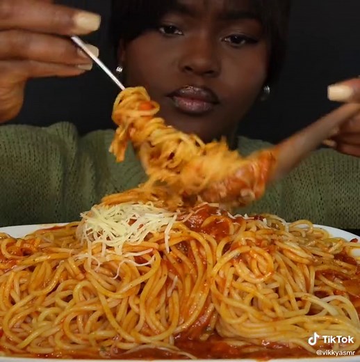 Asmr Spaghetti tomato sauce mukbang #asmr #mukbang #mukbangeatingshow #notalking #eating #spaghetti #spagetti #tomatosauce #tomatospaghetti