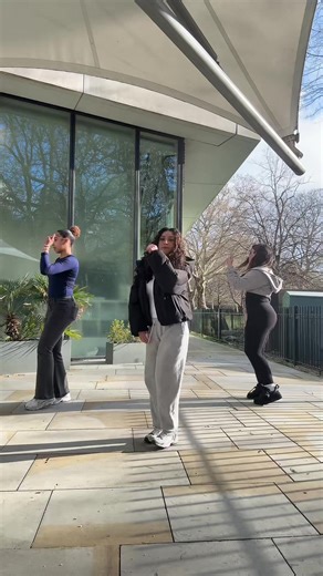 Easy Trio Dance Moves