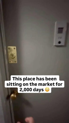 a 2 Bedroom Apartment With a Major Red Flag… Been on the Market for 2,000 Days 😳🏙️
