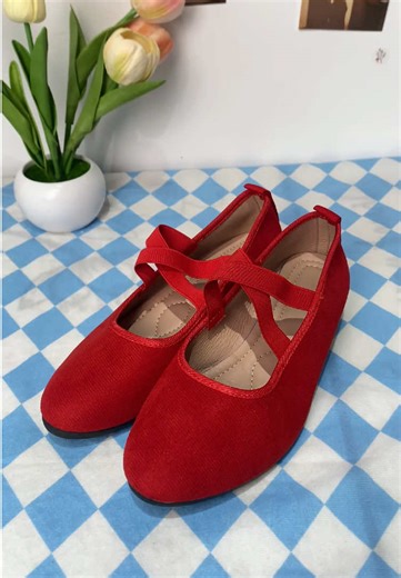 Elevate your style with these crisscross strap wedge pumps—elegant and comfortable for everyday! 👠#WedgePumps #CrisscrossStrapShoes #EverydayWear #SophisticatedStyle #tiktokshopblackfriday