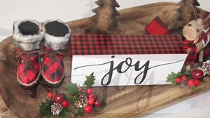 Raise your hand if you are loving the buffalo plaid trend?! I am! 🙋🏻‍♀️🙋🏻‍♀️ This Christmas block sign is super fun and easy to make. Get the full tutorial here: https://www.keepingitsimplecrafts.com/red-buffalo-plaid-joy-christmas-block/ Get the buffalo plaid vinyl here: http://shrsl.com/14agt {aff} | Keeping It Simple