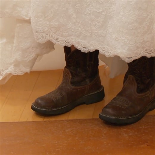 This country bumpkin bride is REFUSING to remove her cowboy boots while trying wedding dresses! #SayYesToTheDressAtlanta | Love Weddings