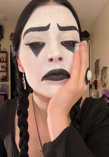 ☹️☹️#31daysofhalloween #halloweencostume #costumeideas #clown #halloween