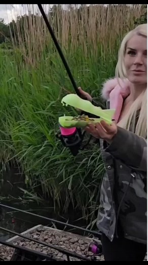 #bomberrocket #carping #girlsfishingdaily #fishinglife #tiktok #fishtok #onthebank #spombing #spod #fishing #bait #bivvylife #fisch #angling #carpinguk #casting #rodandreel | Leanne Divvy Ina Bivvy