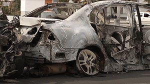 Voici ce qui arrive quand une voiture électrique prend feu